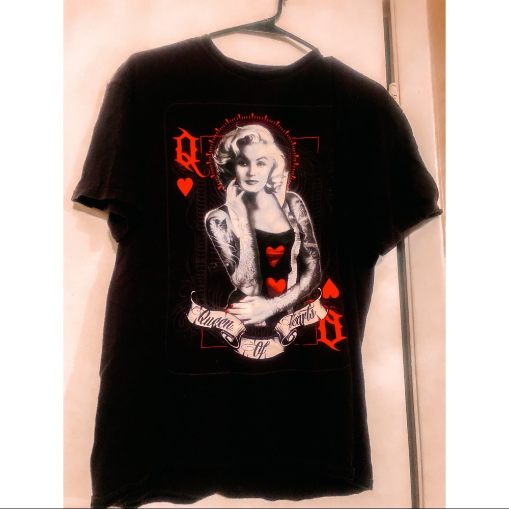 Graphic tee